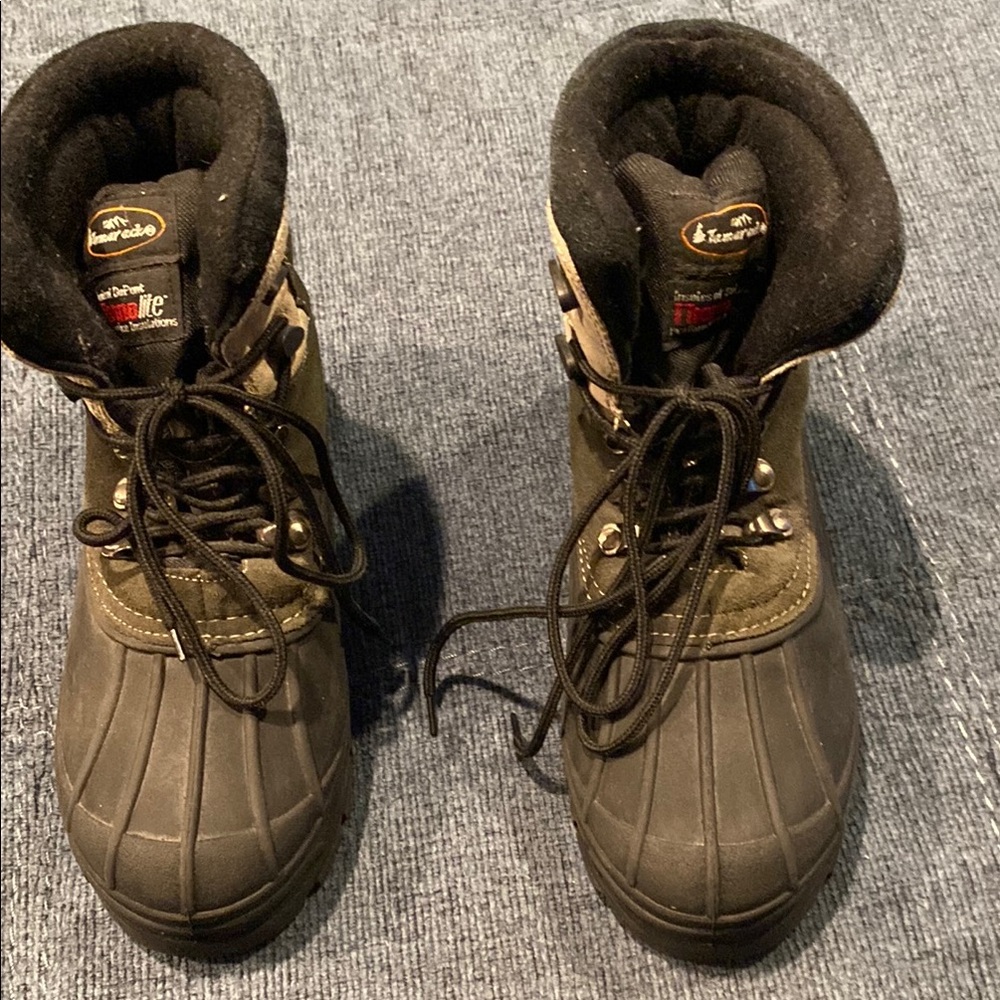 Green and Black Lace Up Boots for Winter
